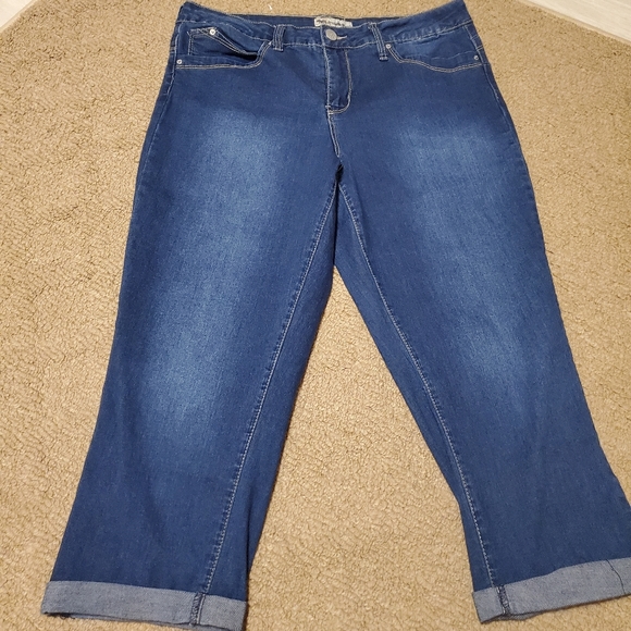 ladies denim capri jeans
